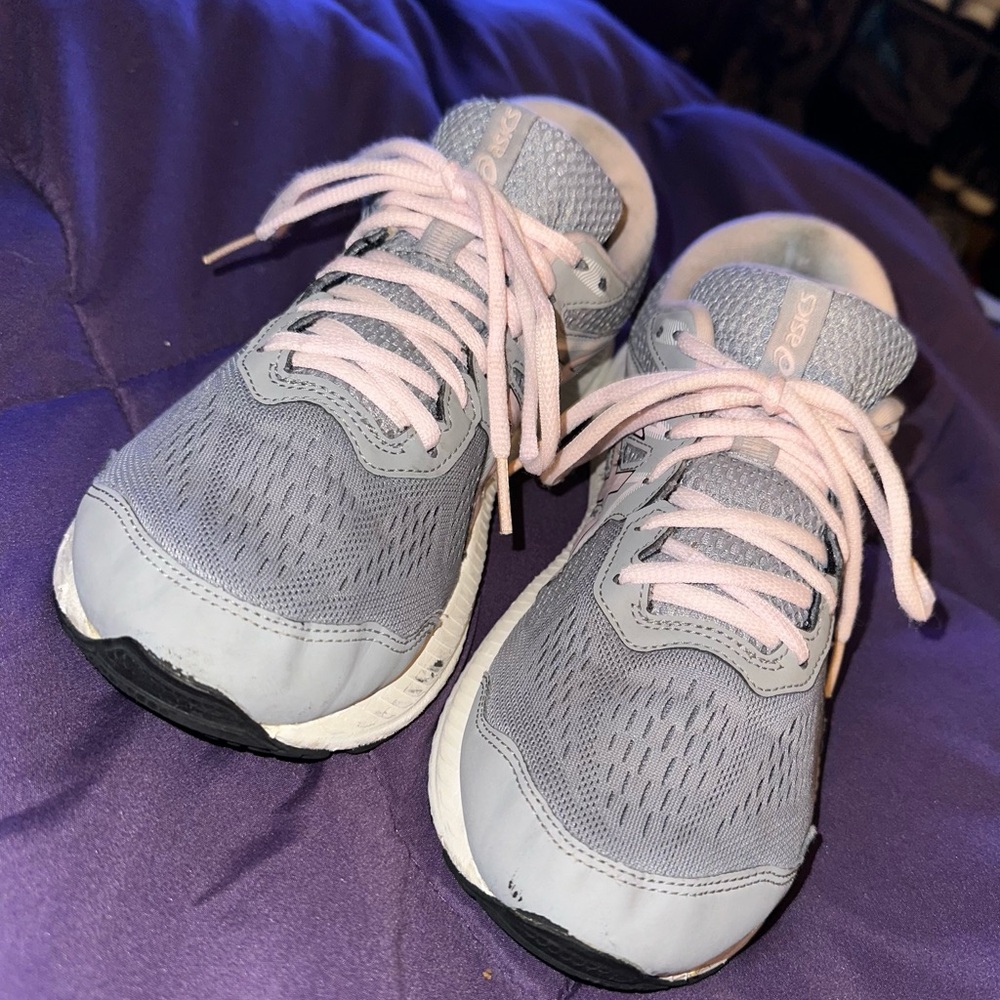 Size 11 Asics Gray and Pink Sneakers Modern Design Breathable Mesh